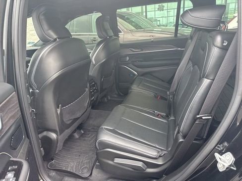 Used 2022 Jeep Grand Cherokee L Overland w/ Advanced Protech Group III AWD/4WD image 7