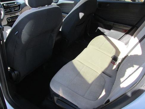Used 2022 Ford Escape SE image 10