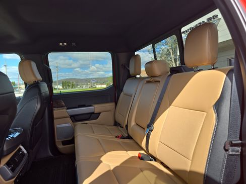 Used 2023 Ford F150 Lariat w/ Trailer Tow Package image 15