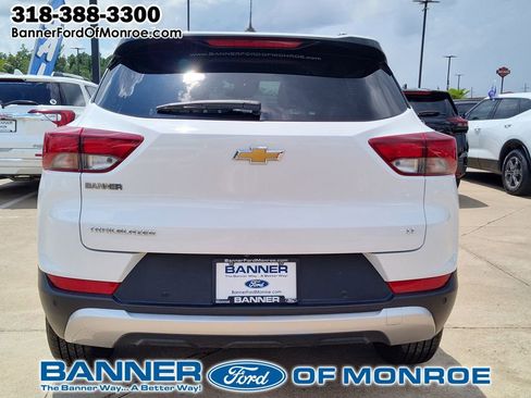 Used 2023 Chevrolet TrailBlazer LT w/ Convenience Package FWD image 5