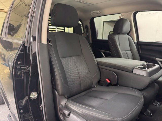 Used 2017 Nissan Titan SV AWD/4WD image 24