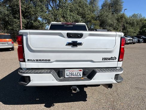 Used 2025 Chevrolet Silverado 2500 High Country w/ Technology Package AWD/4WD image 6