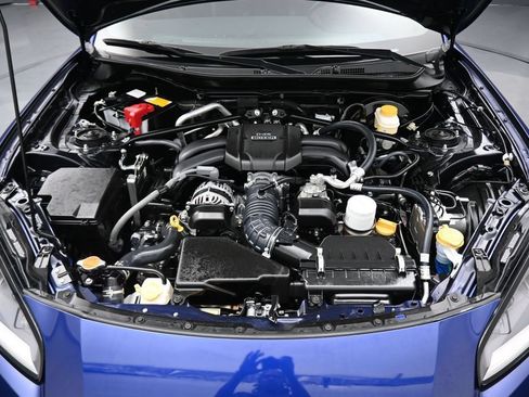 Used 2025 Toyota GR86 Premium RWD image 39