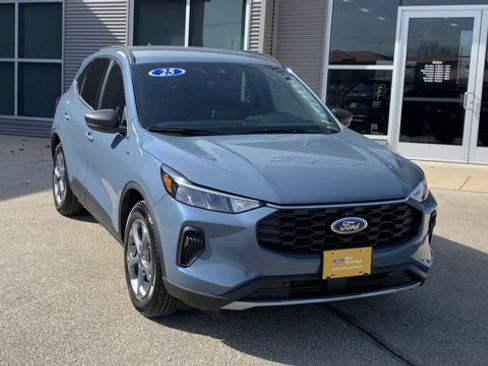 Certified 2025 Ford Escape ST-Line w/ Cold Weather Package image 4