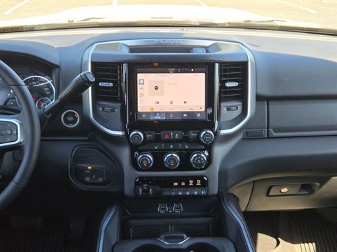 Used 2025 RAM 2500 Laramie AWD/4WD image 16