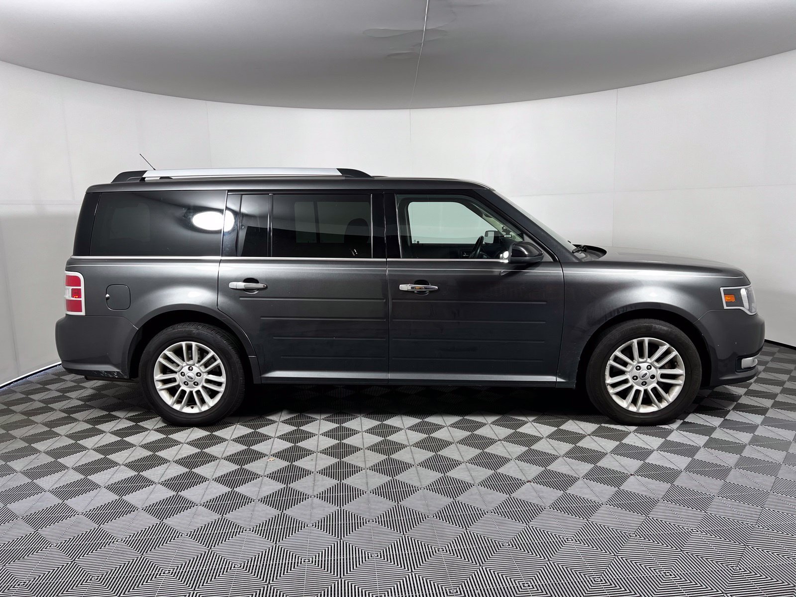 Used 2019 Ford Flex SEL FWD image 4