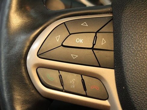 Used 2017 Jeep Cherokee Latitude w/ Comfort & Convenience Group image 22