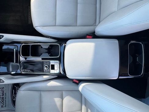 Used 2023 Kia Telluride EX w/ EX Captain's Chair Package image 19