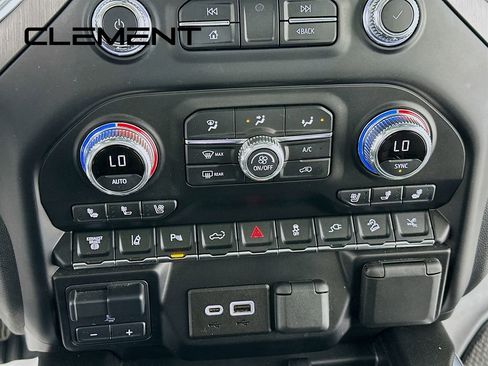 Used 2021 GMC Sierra 3500 AT4 w/ AT4 Premium Plus Package image 22