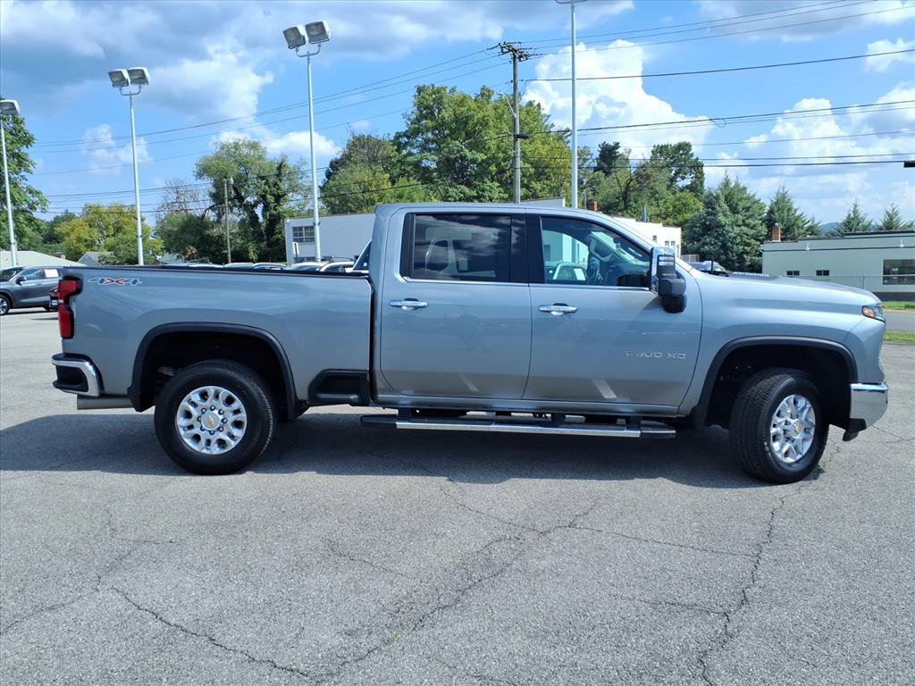 Used 2026 Chevrolet Silverado 2500 LTZ AWD/4WD image 3