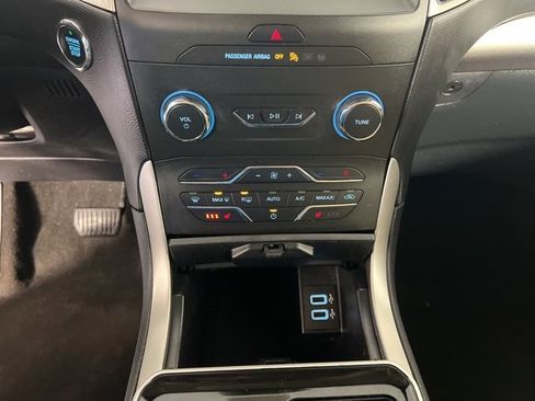 Used 2020 Ford Edge SEL w/ Cold Weather Package image 22