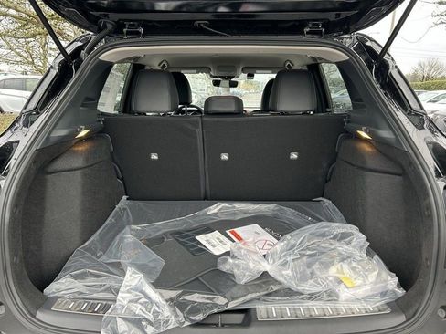 New 2025 Nissan Kicks SR w/ Illumination Package image 24