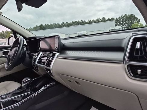 Certified 2022 Kia Sorento SX FWD image 38
