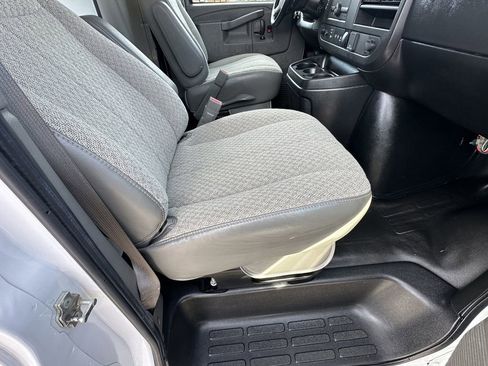 Used 2022 Chevrolet Express 3500 w/ Power Convenience Package image 16