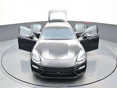 Used 2017 Porsche Panamera Turbo image 31