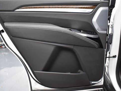 Certified 2025 Cadillac Escalade Sport Platinum image 25