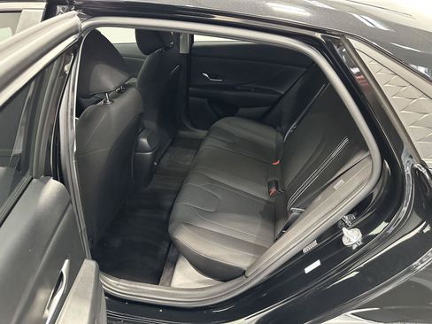 Certified 2024 Hyundai Elantra SEL FWD image 23