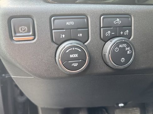 Used 2023 Chevrolet Silverado 1500 LT image 12