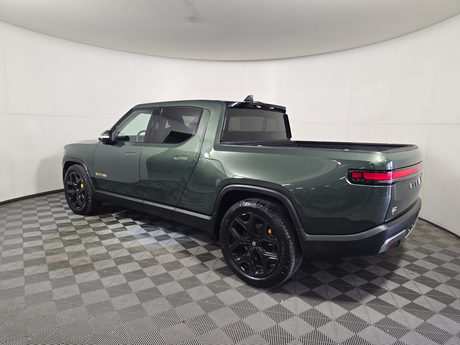 Used 2023 Rivian R1T Adventure Quad AWD/4WD image 3