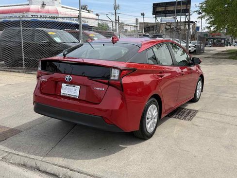 Used 2022 Toyota Prius LE FWD image 5