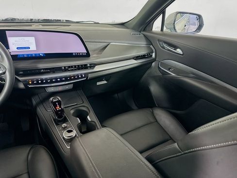 Used 2024 Cadillac XT4 Premium Luxury image 22
