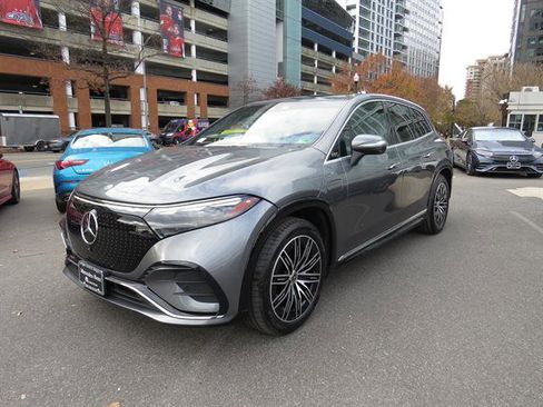 Certified 2023 Mercedes-Benz EQS 580 4MATIC SUV w/ Exclusive Trim Package image 1