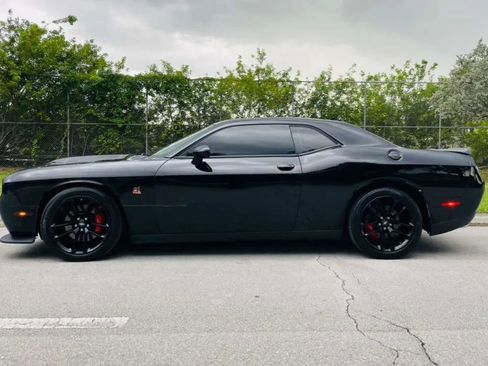 Used 2022 Dodge Challenger R/T Scat Pack w/ Plus Package RWD image 2