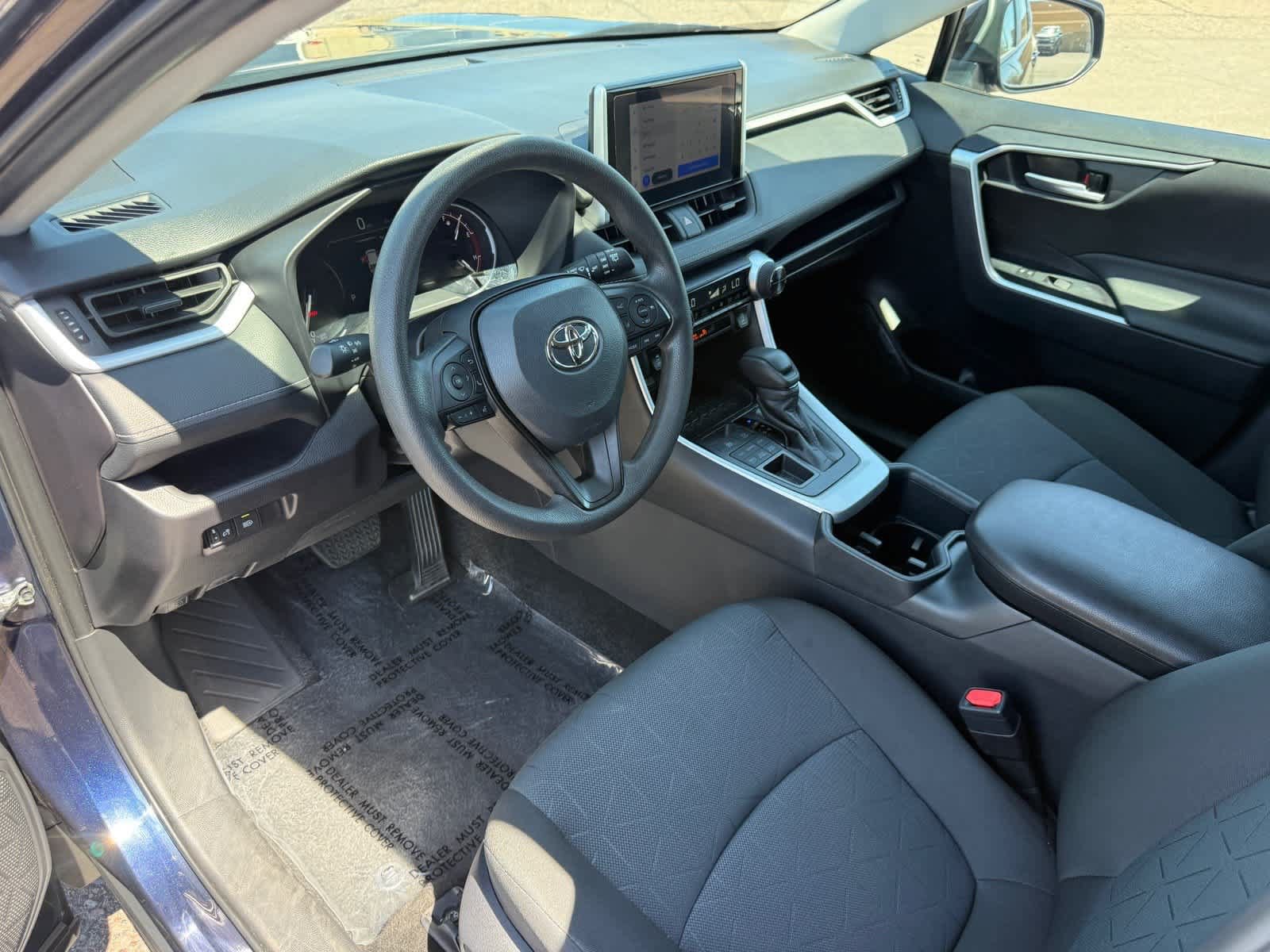 Used 2025 Toyota RAV4 XLE AWD/4WD image 13