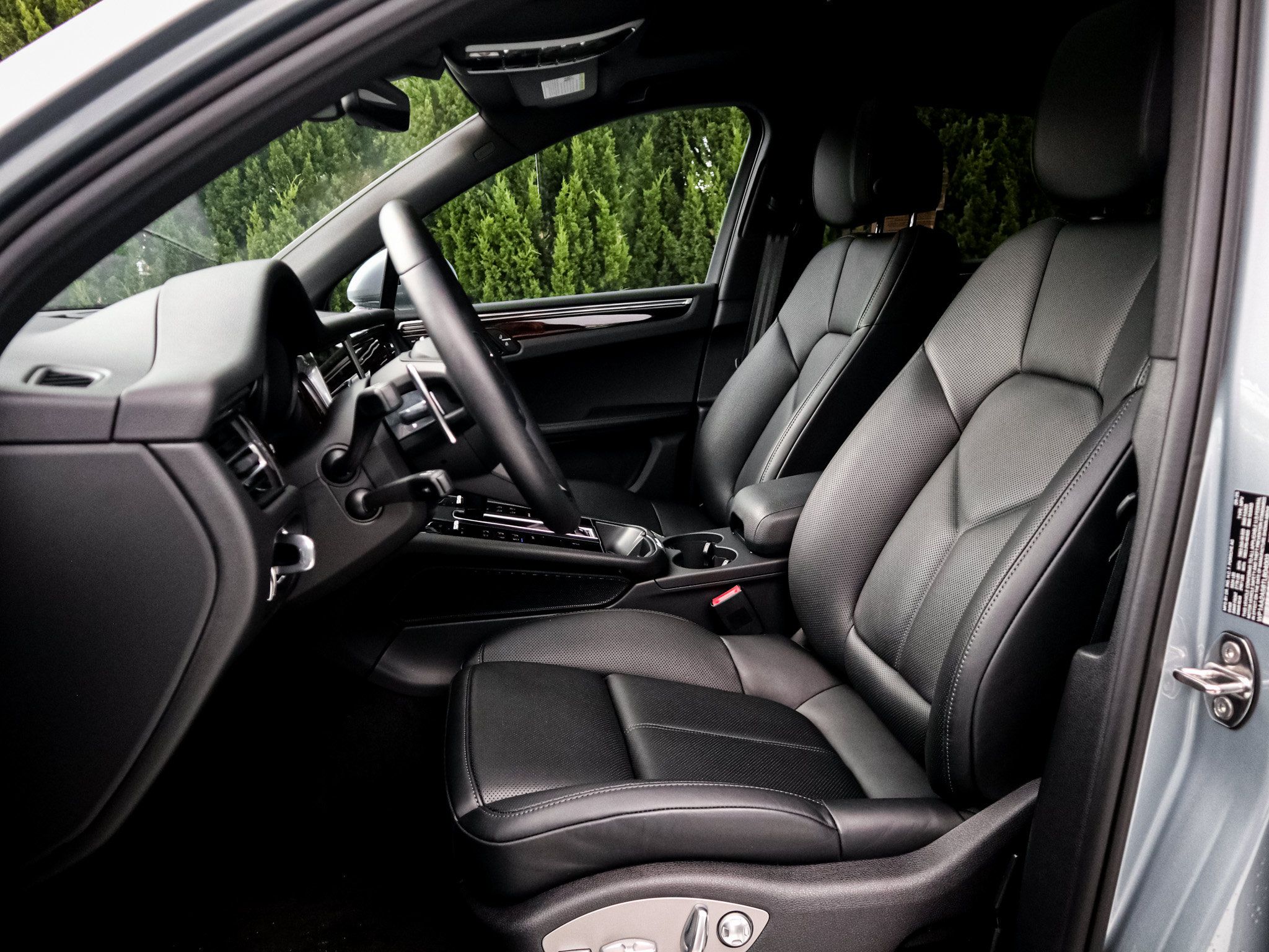 Used 2026 Porsche Macan w/ Premium Package Plus AWD/4WD image 16