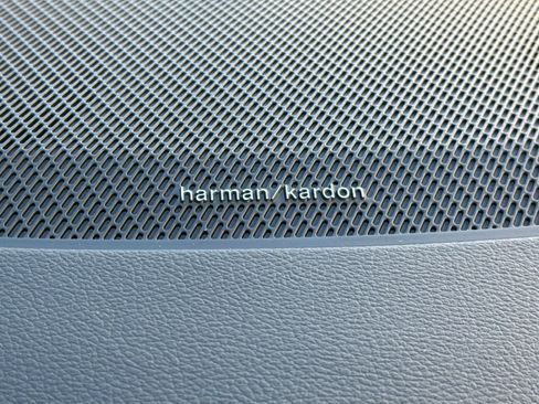 Used 2025 Volvo V60 B5 Cross Country Ultra w/ Protection Package Premier image 20