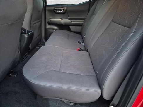 Used 2016 Toyota Tacoma TRD Sport w/ Premium & Technology Package RWD image 16