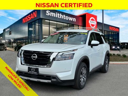 Certified 2025 Nissan Pathfinder SL AWD/4WD image 2
