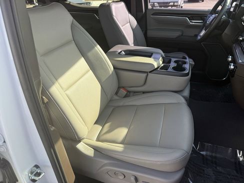 Used 2023 GMC Sierra 1500 SLT image 42