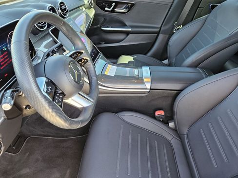Used 2025 Mercedes-Benz C 300 4MATIC Sedan image 13
