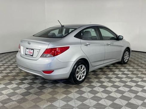 Used 2013 Hyundai Accent GLS FWD image 21
