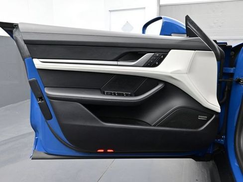 Certified 2025 Porsche Taycan AWD/4WD image 7