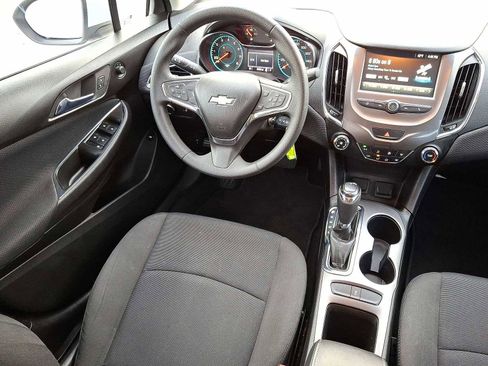 Certified 2017 Chevrolet Cruze LT image 10