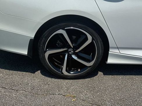 Used 2020 Honda Accord Sport image 11