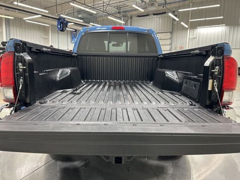 Used 2019 Toyota Tacoma SR5 AWD/4WD image 24