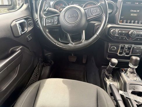 Used 2022 Jeep Wrangler Unlimited Sport AWD/4WD image 16