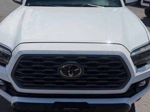 Used 2020 Toyota Tacoma TRD Off-Road w/ Technology Package AWD/4WD image 75
