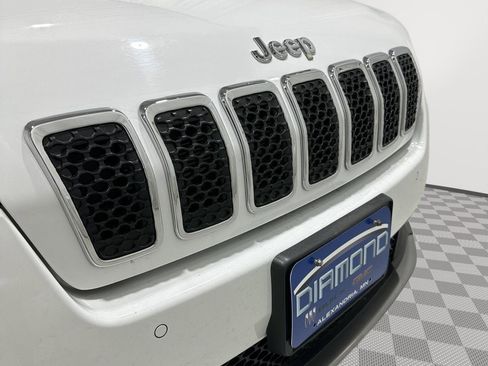 Used 2019 Jeep Cherokee Limited w/ Luxury Group AWD/4WD image 28