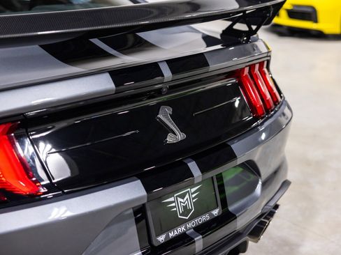 Used 2022 Ford Mustang Shelby GT500 w/ Carbon Fiber Track Pack RWD image 15