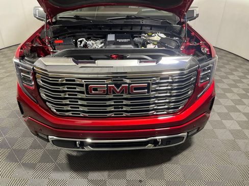 Used 2023 GMC Sierra 1500 Denali w/ Technology Package AWD/4WD image 26