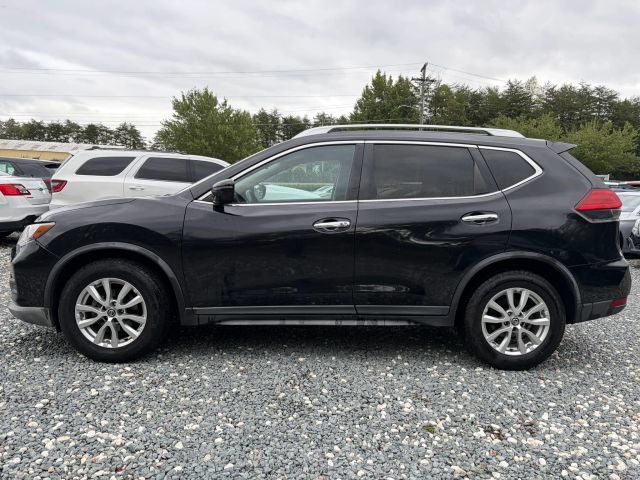 Used 2017 Nissan Rogue SV FWD image 2