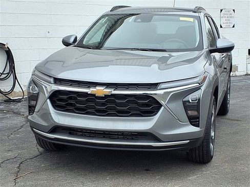 New 2026 Chevrolet Trax LT w/ LT Convenience Package FWD image 20