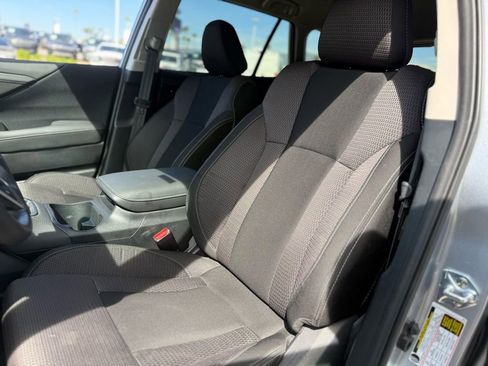 Used 2025 Subaru Outback Premium image 5