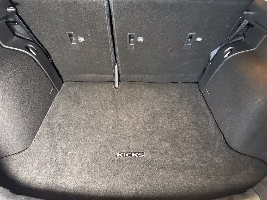 Used 2022 Nissan Kicks S FWD image 22