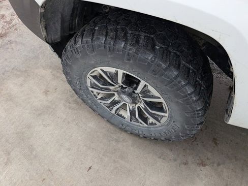 Used 2016 Toyota Tacoma SR image 7