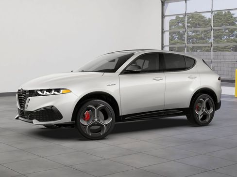 New 2026 Alfa Romeo Tonale Base w/ Quick Order Package 23H Volce image 2